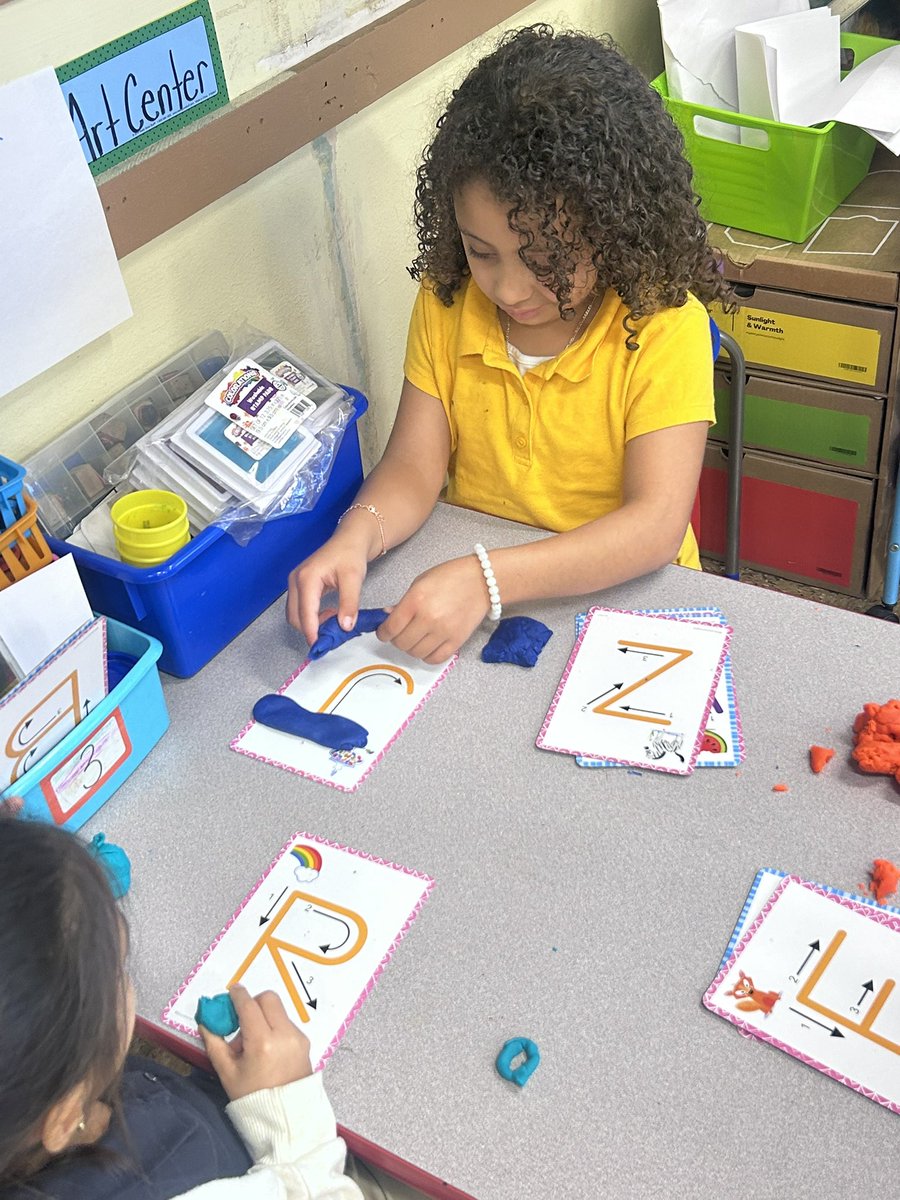 Mrs. U's Kinder Crew tweet media