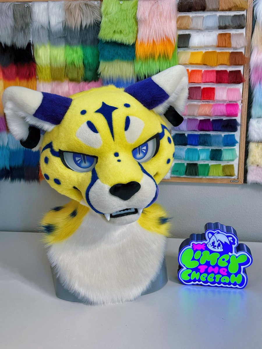 MFF premade #2 - spark cheetah.  🌟🐆
He’s a cool guy. 👌😌
See you at MFF booth #S9. 
#fursuitmaker #furryartist