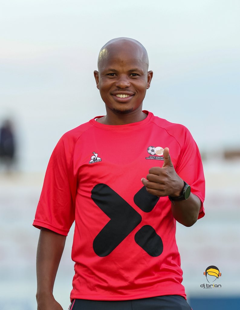 Referees for the #Limpopoderby
<a href="/Magesi_FC/">Magesi Football Club</a> Vs <a href="/SekhukhuneFc/">Sekhukhune United F.C.</a> 
📷 <a href="/Djbrianrikhotso/">Dj Brian Rikhotso</a> #Anihupi