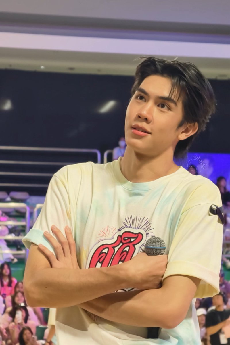 doodie_gboy's tweet image. 💬 : สีที่ดีคือ “ ศรีชัยชนะ ” 
โคตรหล่อโคตรอันตราย ㅜ ㅜ