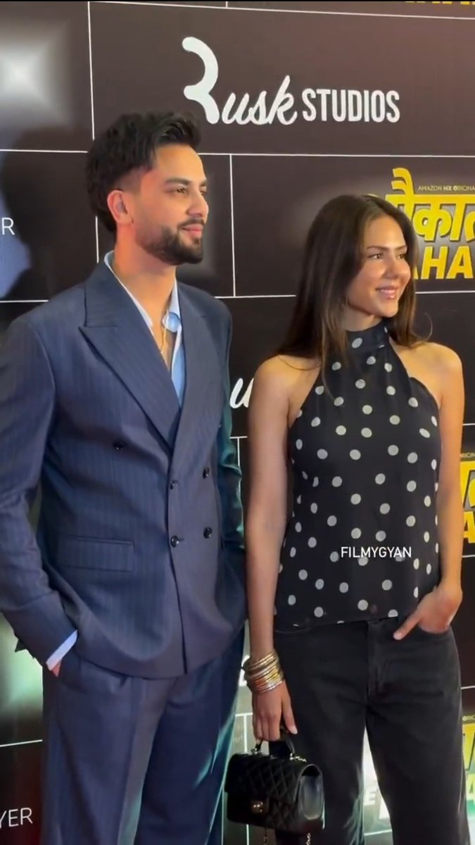 Himansh98069025's tweet image. My favourite memory in one frame
😍😍
#ElvishYadav #ElvishArmy #sonambajwa