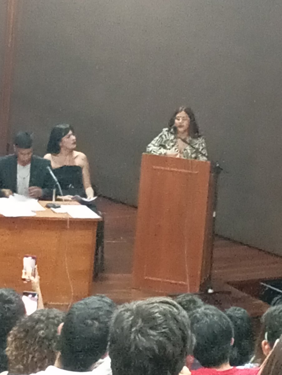 Hoy proclamaron la nueva Junta Directiva de la @FCE-USB, presidida ahora por Wilmary Venal. A quienes felicitamos enormemente, dada la situación de la USB y del país.