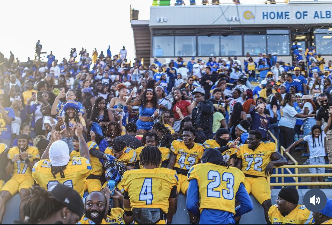 CoachMattB_'s tweet image. Dear Recruits, If you want real support, real energy, and a community that rides with you come be a part of the RAMILY🔵🟡🐏 

Drop That Film, I’m looking for some ballers today.‼️