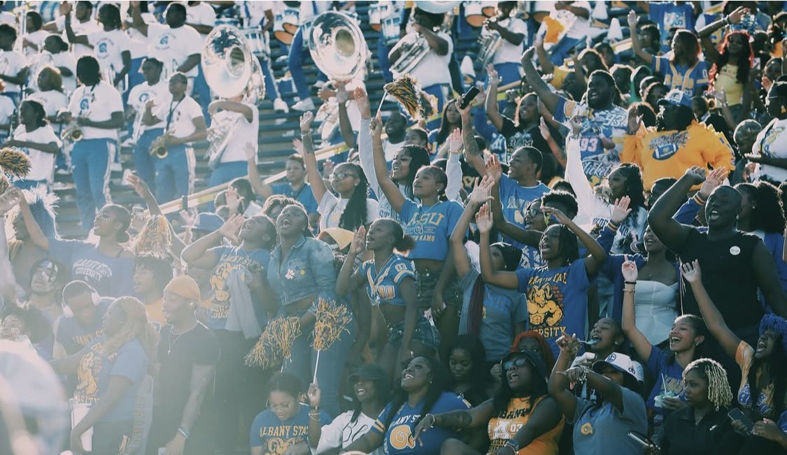 CoachMattB_'s tweet image. Dear Recruits, If you want real support, real energy, and a community that rides with you come be a part of the RAMILY🔵🟡🐏 

Drop That Film, I’m looking for some ballers today.‼️