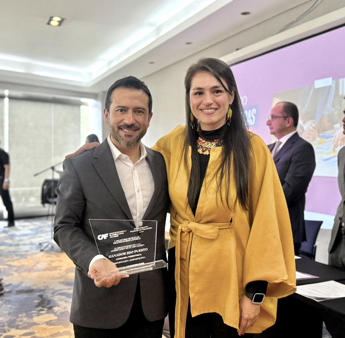 HaciendaCundi's tweet photo. ¡Cundinamarca sigue liderando la innovación pública!
Nuestro proyecto Reybot, la herramienta de inteligencia artificial desarrollada por la Secretaría de Hacienda, que moderniza y simplifica el impuesto de registro, nuevamente es reconocida, obteniendo el 2.º puesto en el V Concurso de Buenas Prácticas Regulatorias.
Este galardón es también un reflejo del liderazgo del gobernador @JorgeEmilioRey, quien con su visión de gobernar desde el territorio impulsa la transformación digital, la eficiencia y un gobierno al servicio de la gente.