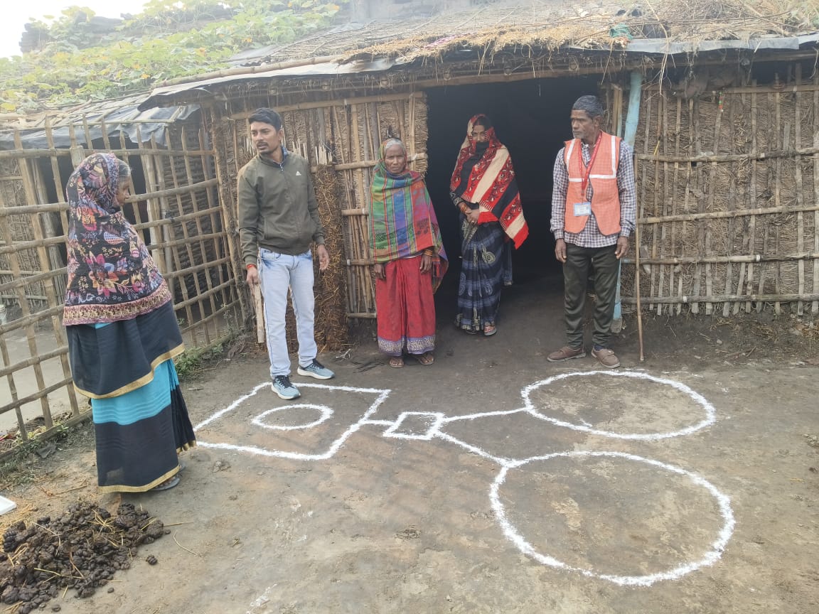 supaul_lsba's tweet image. #हमारा शौचालय हमारा भविष्य अभियान अन्तर्गत #CLTS ट्रिगरिंग गतिविधि के माध्यम से #समुदाय को #शौचालय निर्माण एवं शौचालय के नियमित उपयोग हेतु #जागरूक किया गया।
#HamaraShauchalayHamaraBhavishya