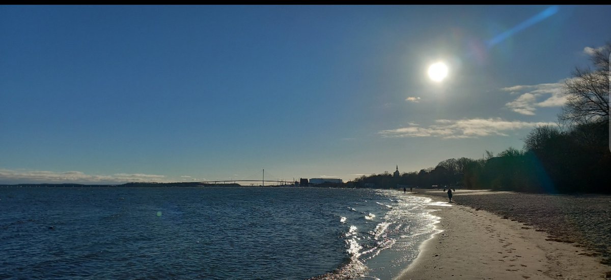 Mit diesem Foto von Montag Mittag,der einzige helle Tag diese Woche,wünsche ich euch einen gemütlichen Abend🥂🍻