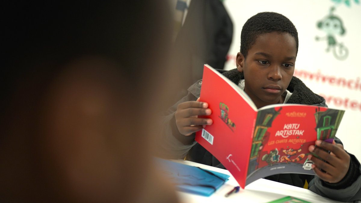 SaveChildrenEus's tweet image. 📚Gaur #EuskararenEguna ospatzen dugu haur eta familien artean gure hizkuntzaren ikaskuntza eta gozamena bultzatuz.
@LABORALKutxa eta @mondragonlingua batera egindako lanari esker, euskara indartzen jarraitzen dugu inklusiorako, nortasunerako eta etorkizunerako tresna gisa.