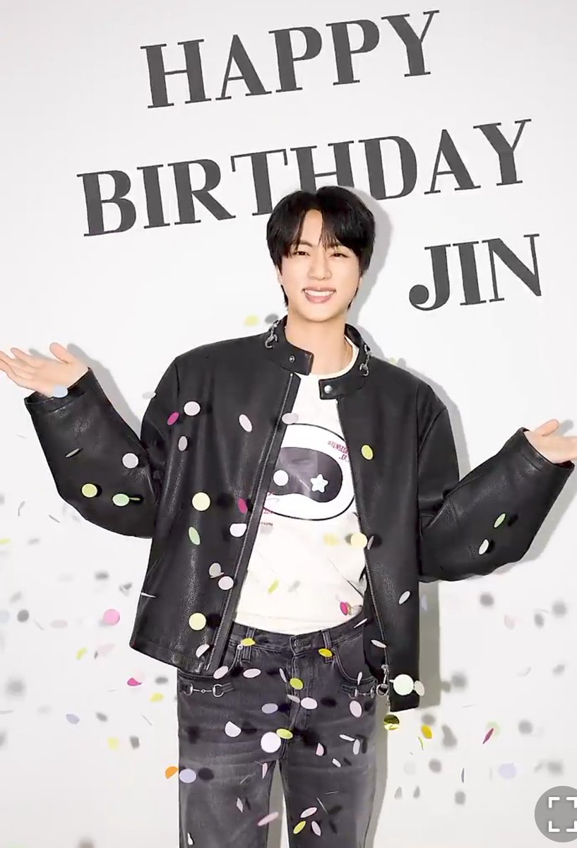 jinmoonhhk's tweet photo. ジンくんお誕生日おめでとう💜
ARMYを見て幸せそうに笑うジンくんが大好きです
そんなジンくんをみると、一緒に笑顔になってる自分
あ〜幸せ
いつも、たくさんARMYを笑顔にしてくれてありがとう
#진 #Jin #HAPPYJINDAY https://t.co/2sT6aMoO9w