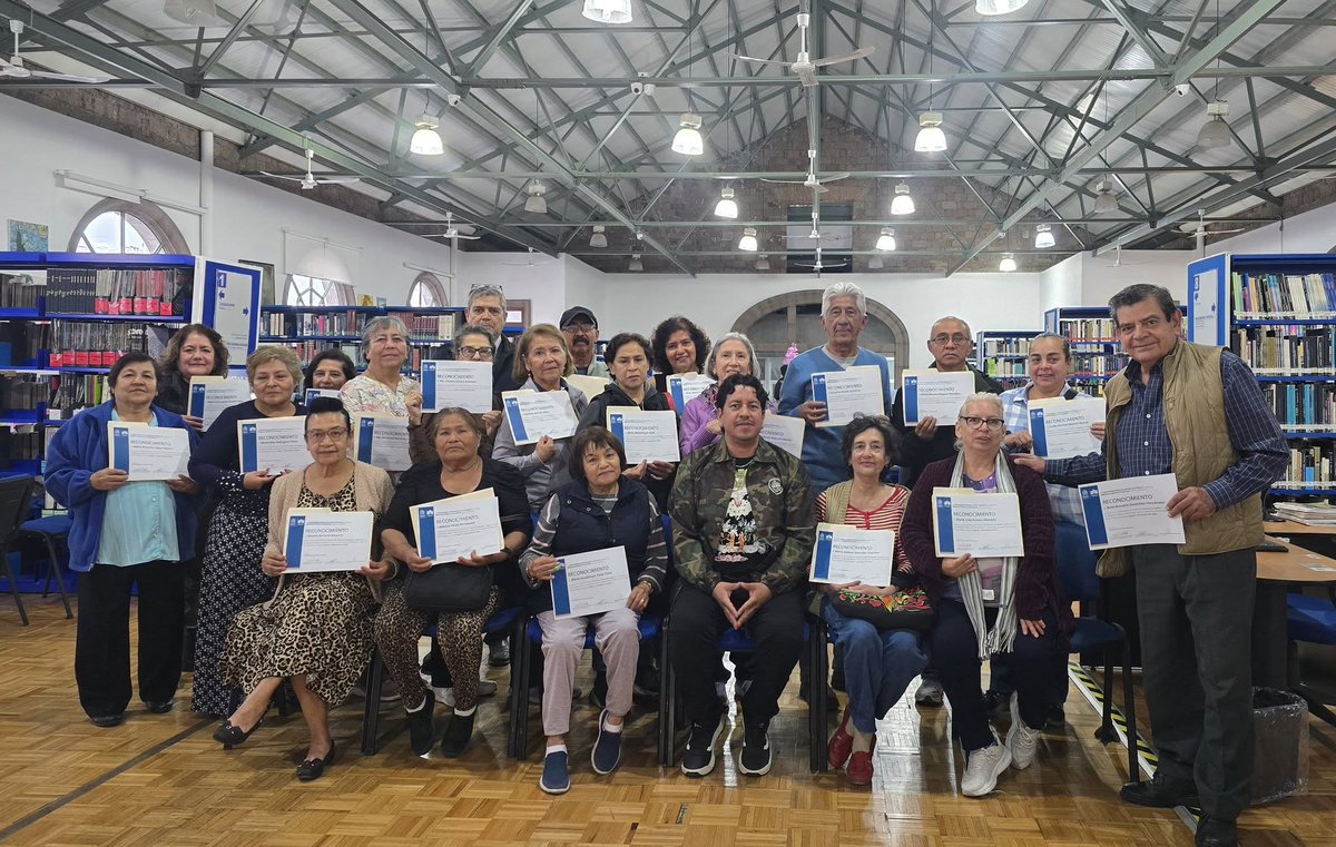 LaBPU_'s tweet image. Estamos concluyendo nuestros talleres del periodo agosto–diciembre 2025.
Agradecemos a todas las personas adultas mayores que participaron en el taller “Conoce tu Celular”, demostrando en cada sesión su dedicación, entusiasmo y compromiso con el aprendizaje. 📚✨