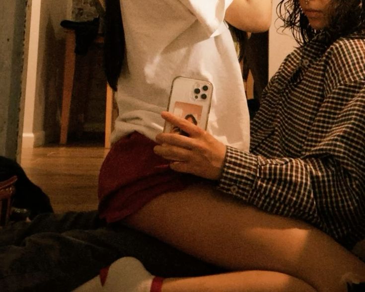 LustfulSingerr's tweet image. she was a punk and she did journalism 

@planetrots