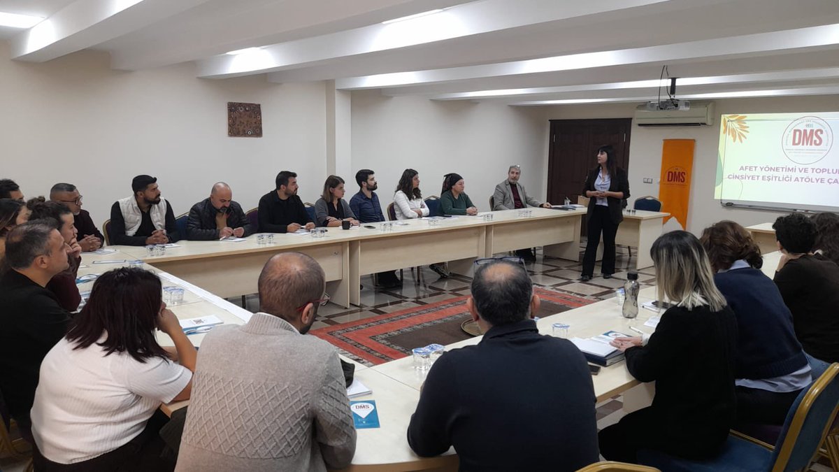 Derneğimiz tarafından GABB-Güneydoğu Anadolu Bölgesi Belediyeler Birliği personeline ’Afet Farkındalık’ ve ‘Afet ve Toplumsal Cinsiyet Eşitliği’ eğitimi verildi.

#Afet #Karesat #Perwerde

<a href="/GABBbirligi/">Güneydoğu Anadolu Bölgesi Belediyeler Birliği GABB</a> 
<a href="/neslihansedal65/">Neslihan ŞEDAL</a> <a href="/Siraelik7/">Siraç Çelik</a>