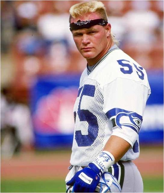 what_college_'s tweet photo. Brian Bosworth…from?! @GotBoz44 #wildmanwednesday #brianbosworth #theboz #NFL #nflplayoffs #Seahawks #seattleseahawks #gohawks #Linebackers #nflonfox #nfloncbs #NFC #nfcwest #whatcollege #CollegeFootball #CollegeFootballPlayoff #sec #secfootball https://t.co/6e3veYhjkS