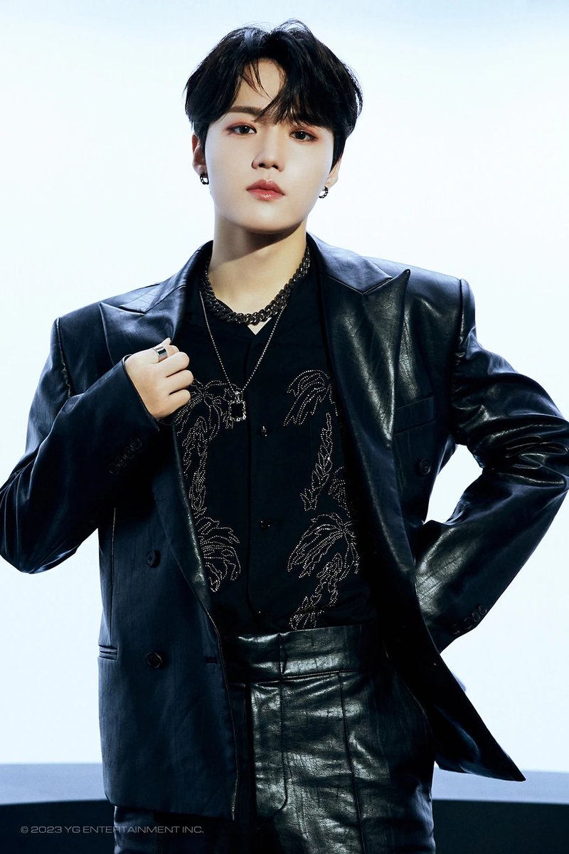 Happy 22nd birthday to DOYOUNG of TREASURE!