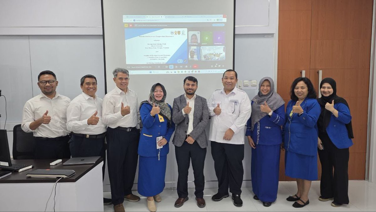 muhammadazamphd's tweet photo. Alhamdulillah, honored to be invited today as a speaker at UDINUS for a session on research paper writing. 🎓✍️

Great discussions, brilliant minds, and warm Indonesian hospitality .
#UDINUS #ResearchWriting #AcademicLife #MuhammadAzam #Indonesia #KnowledgeSharing https://t.co/JYyAf1E8Y5