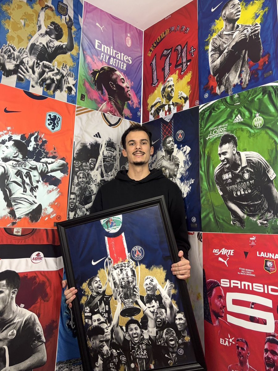 Noël approche j’avais envie de vous faire plaisir avec quelques affiches à gagner 🎅

Il y aura 3 gagnants qui remporteront chacun 3 posters de leur choix 🖼️ 

Pour participer c’est simple : 

- RT 🔄
- Follow ✅

Tirage au sort le 10/12 ⏳