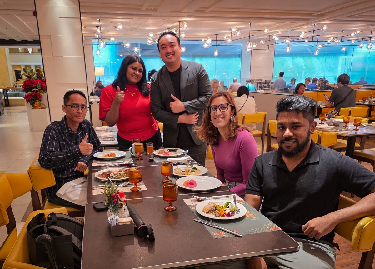 ClickDimensions's tweet image. 𝗪𝗿𝗮𝗽𝗽𝗶𝗻𝗴 𝘂𝗽 𝘁𝗵𝗲 𝘆𝗲𝗮𝗿 𝗼𝗻 𝗮 𝗵𝗶𝗴𝗵 𝗻𝗼𝘁𝗲! 🎉

The Click APAC team came together last week to celebrate another fantastic year of growth, collaboration and Click success. 

#ClickTeam #TeamAPAC  #ClickCulture