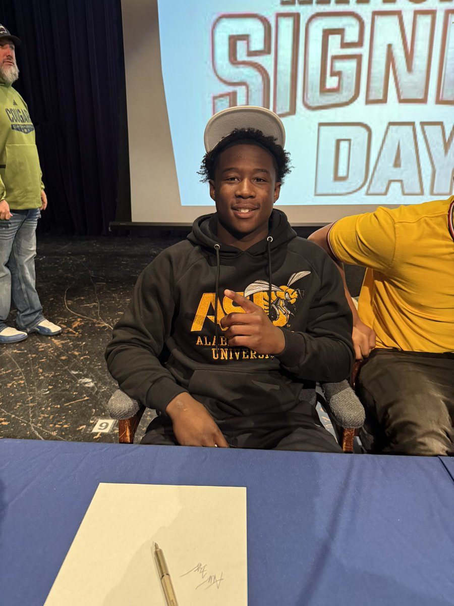 .<a href="/CCHSfootbal/">Clay-Chalkville Football</a> OL <a href="/JaydenJones_52/">Jayden “JT” Jones</a> and QB <a href="/1Fryee/">Aaron Frye</a> are headed to <a href="/BamaStateFB/">Alabama State Football</a>.