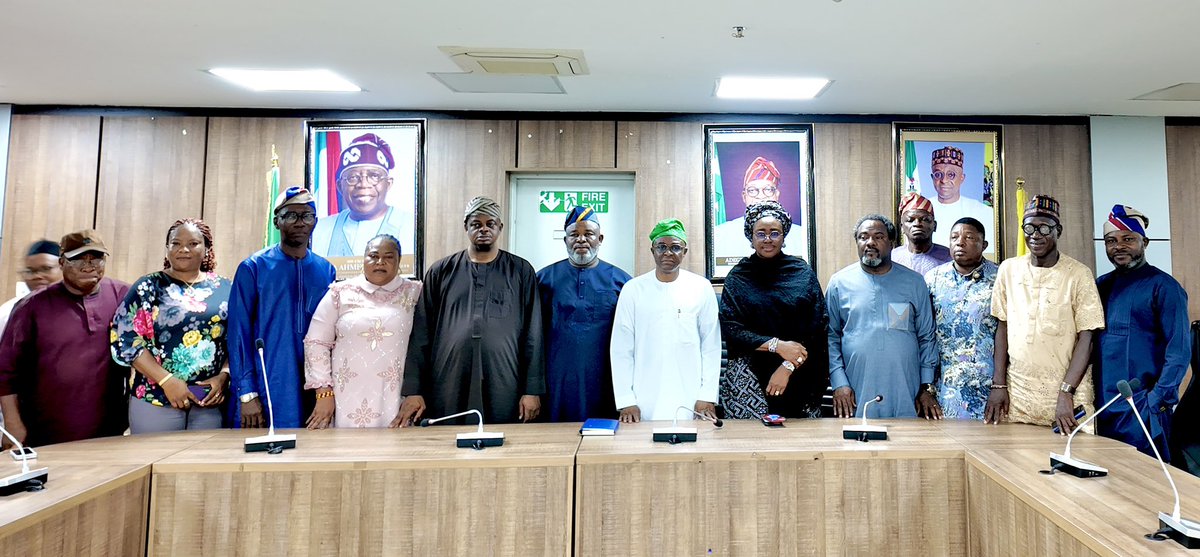 nigerianports's tweet image. DEEPENING INDUSTRIAL HARMONY

The Managing Director of the Nigerian Ports Authority, Dr. @AbuDantsoho receives the President-General Maritime Workers Union of Nigeria (MWUN), Comrade Francis Bunu, at the NPA Headquarters Marina, Lagos on Wednesday 3rd December 2025.