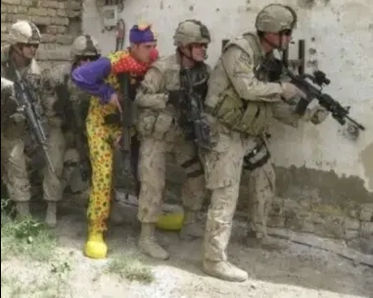 Silly-ne♡ #1 brella enjoyer❤️ tweet media