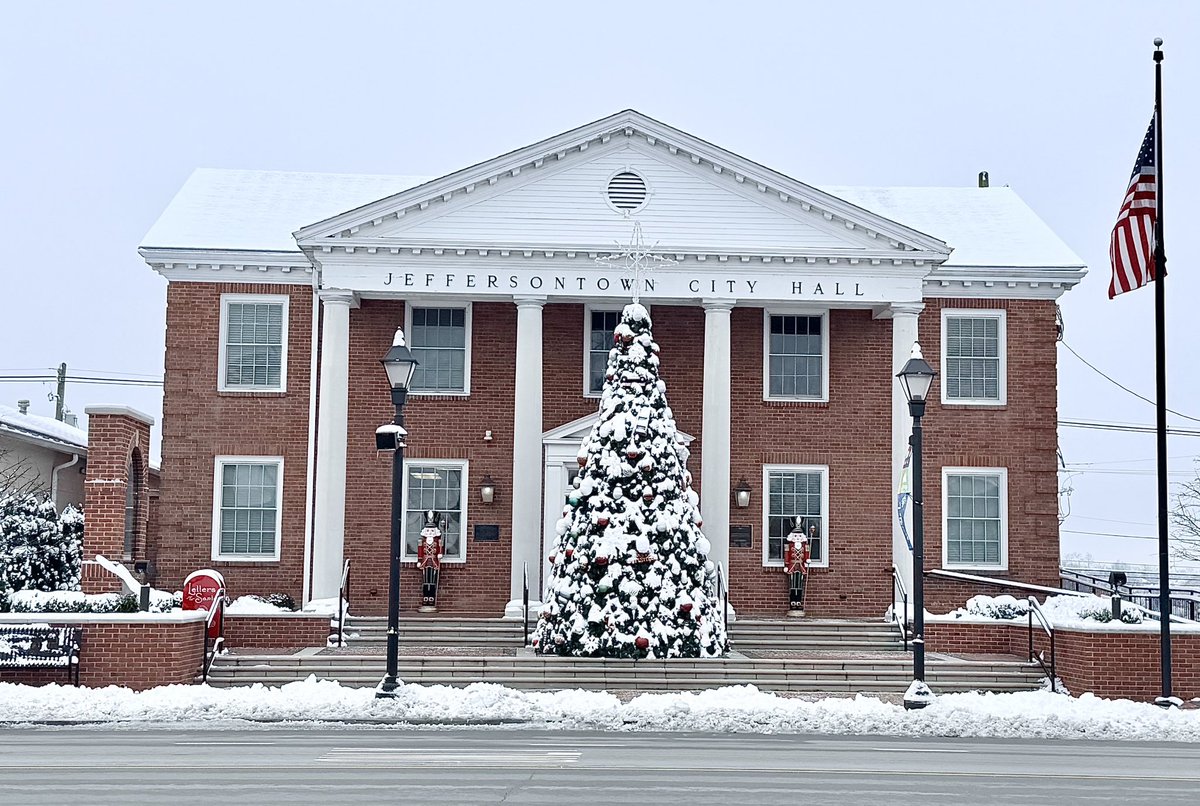 Christmas on the Square is this Sat, Dec 6 from 3-6:30pm. There will be photos with Santa, Christmas Music, a Christmas Market, etc. #JtownKY