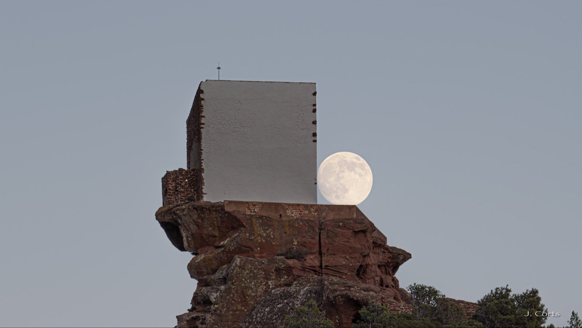 Sortida de la Lluna aquesta a la tarda 🌕

 <a href="/meteo_garraf/">Gori Masip</a> <a href="/mauri_francesc/">Francesc Mauri</a> <a href="/gemmapuigf/">Gemma Puig Feliu</a> <a href="/SoniaPapell/">Sònia Papell Caimons</a> <a href="/SergiLoras/">Sergi Loras Gironès</a> #tufotonatgeo <a href="/jjanue/">Jofre Janué @jjanue.bsky.social</a> <a href="/alcantara_alb/">Alberto Alcántara</a>  <a href="/eloicordomi/">Eloi Cordomí Montoya</a>  <a href="/NatGeoEsp/">National Geographic España</a> <a href="/NatGeoPhotos/">Nat Geo Photography</a> <a href="/3CatInfoelTemps/">3CatInfo El temps</a> #ElTempsTV3 <a href="/nestor_meteo/">Néstor Gómez</a> <a href="/XFreixes/">Xavi Freixes</a> <a href="/som3cat/">3Cat</a> <a href="/elnacionalcat/">ElNacional.cat</a>  <a href="/ElTiempo_tve/">El Tiempo en TVE</a>