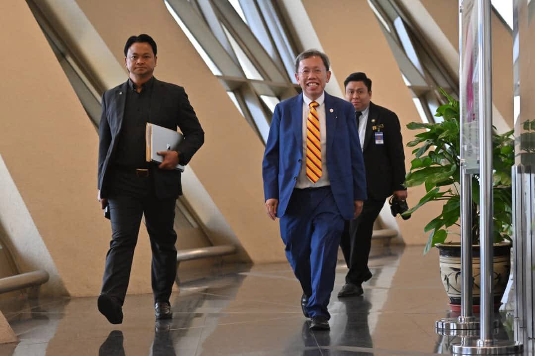 simkuihian's tweet image. Wonderful AI 🤖‼️

This AI photo 👀 like me but NOT me. 

There are other AI photo 👀 like me but definitely NOT me.  #fake #DeepFakeAwareness

#SarawakFirst
#jagasarawakbait2

Skh🐝