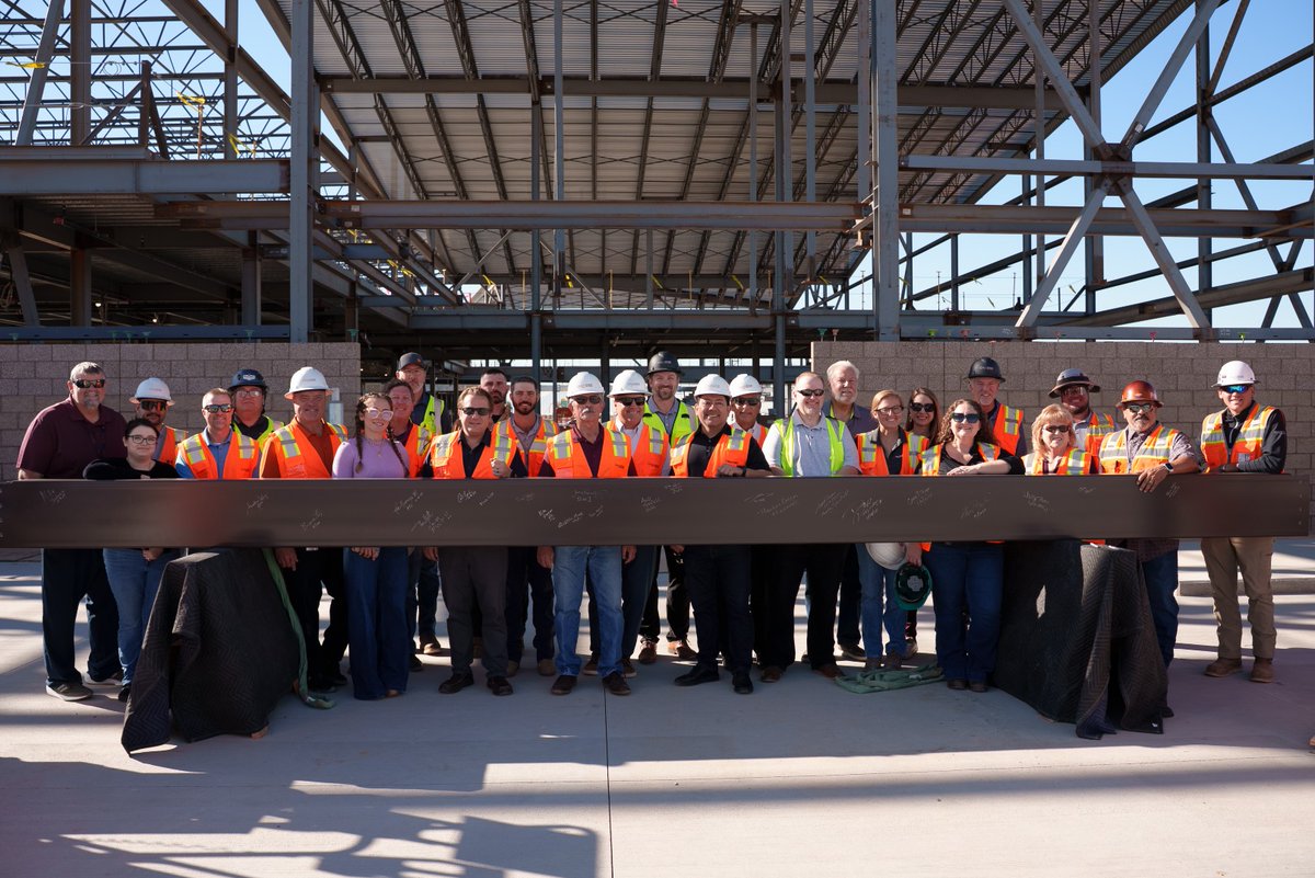 West-MEC is celebrating a major construction milestone at our Southeast Campus — the topping-off of Phase 1!👏

We’ve reached 50% completion ✅, thanks to the outstanding collaboration of the Chasse Building Team and DLR Group. 

#WestMEC #CareerTechEd