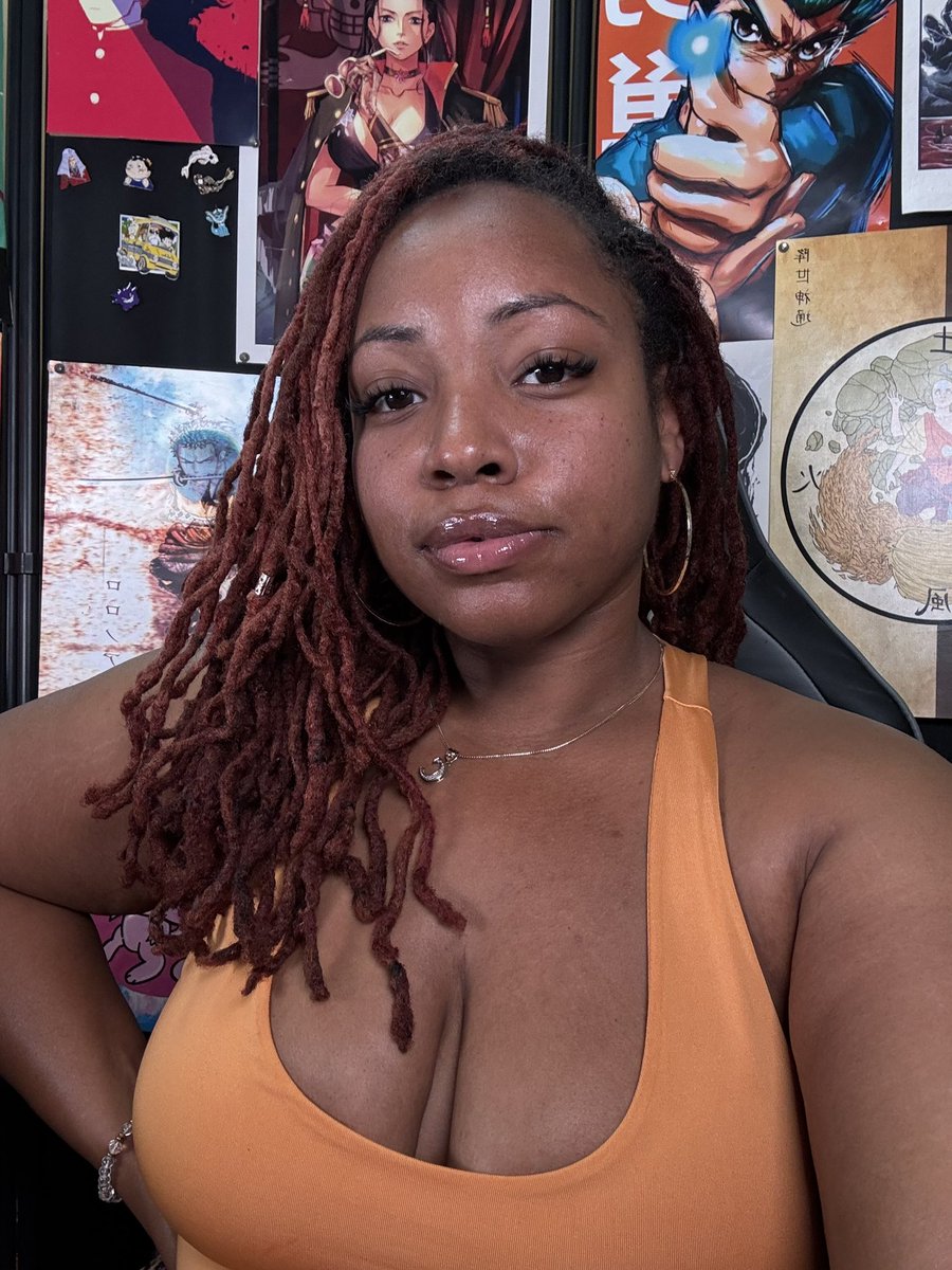 Live &amp; getting on your nerves today for lunch 🧡💕✨

Twitch.tv/niquesama