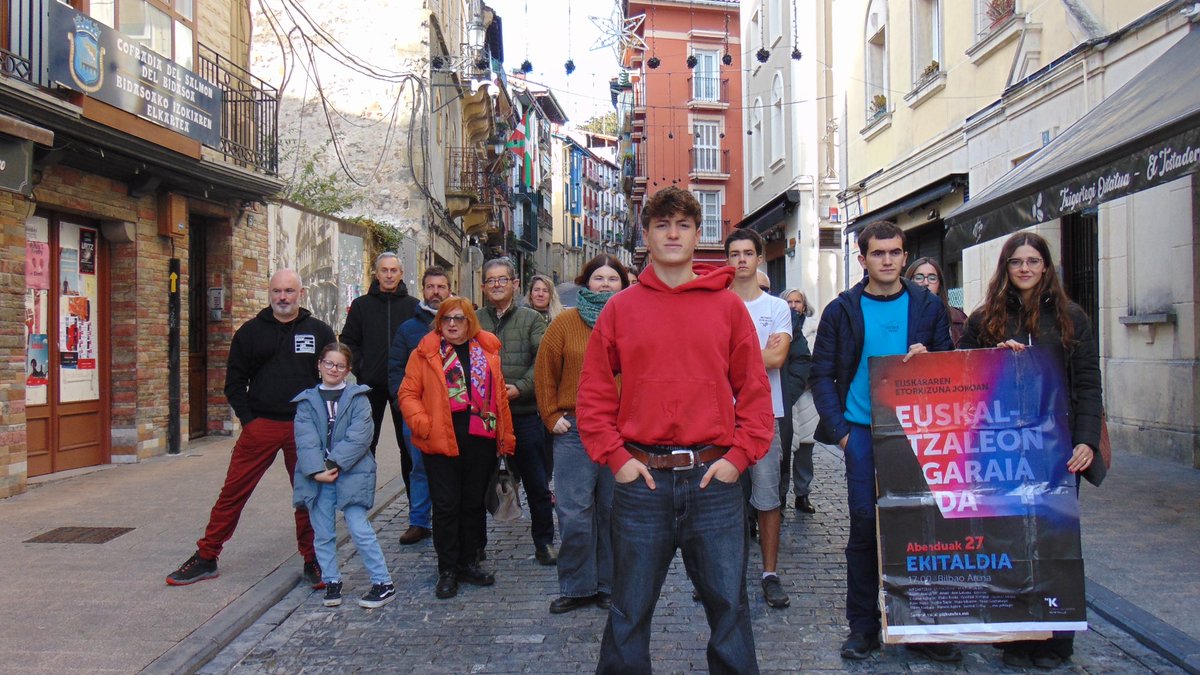 ErnaiIrun's tweet image. Abenduak 3 · EUSKARAREN NAZIOARTEKO EGUNA

Euskararen egoerak kezkaturik, hainbat eragile elkartu gara hau salatzeko eta Kontseiluak deituriko ekitaldira deialdia egiteko.

Abenduak 27 ikusiko dugu elkar Miribilan. 

EUSKALTZALEON GARAIA DA !