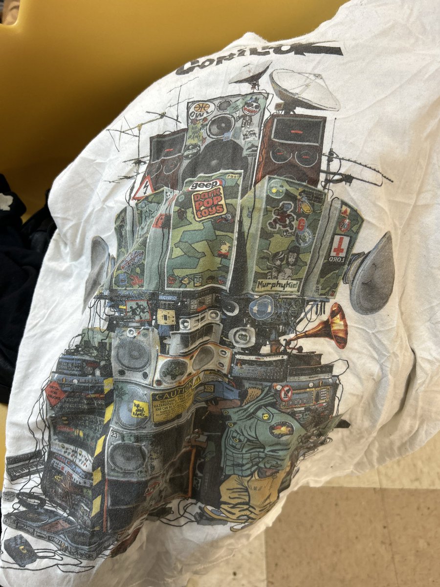 microbular's tweet image. shirt i stole from my favorite professor’s donation pile. FUCK WITH MEEEEEE