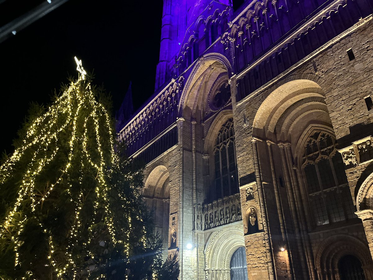 Last night we were at Lincoln Cathedral representing Hykeham for The Right Worshipful, The Mayor of Lincoln, Cllr Bill Mara’s service in support of SSAFA.

A wonderful night with fantastic performances from Cranwell Primary School and The Waddington Military Wives Choir.