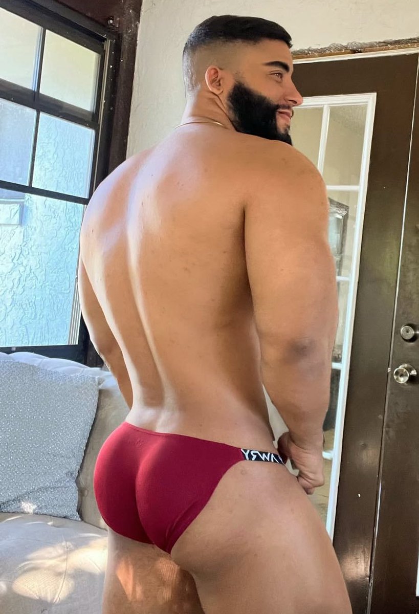 male_hotbooty's tweet photo. - WOOFFFF!! RT if you a #booty lover 🍑 #body #sexy #JosePonceDLeon #handsome #woof https://t.co/oXHmTGCmXH