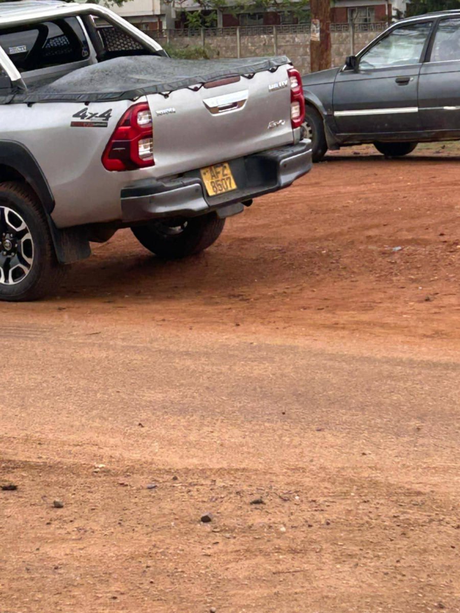 Hi family. Please help share this. Some men driving this car stole my brother’s phone around Glenara and Chiremba road, Cranborne, Harare. He had just arrived from the UK and wanted to sell his Samsung S25 Ultra for US$1,150. When the buyers arrived, they made the deal and gave