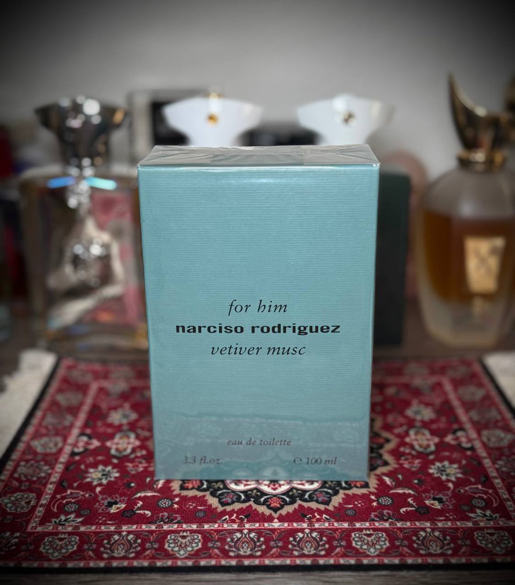 نارسيسو رودريقيز
مسك فيتيفر ١٠٠ مل
جديد بالسولفان
الشحن ع المشتري
السعر 240 ريال
#رابطة_عشاق_العطور