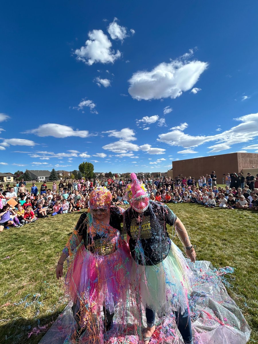 choosebooster's tweet image. Ranch Creek Elementary went above and beyond their goal at this year’s Fun Run — and celebrated with the ultimate ‘Attack of the Silly String’! 🎯💥 

So proud of these students for their hard work, teamwork, and energy!

#ChooseBooster #Boosterthon #FunRun