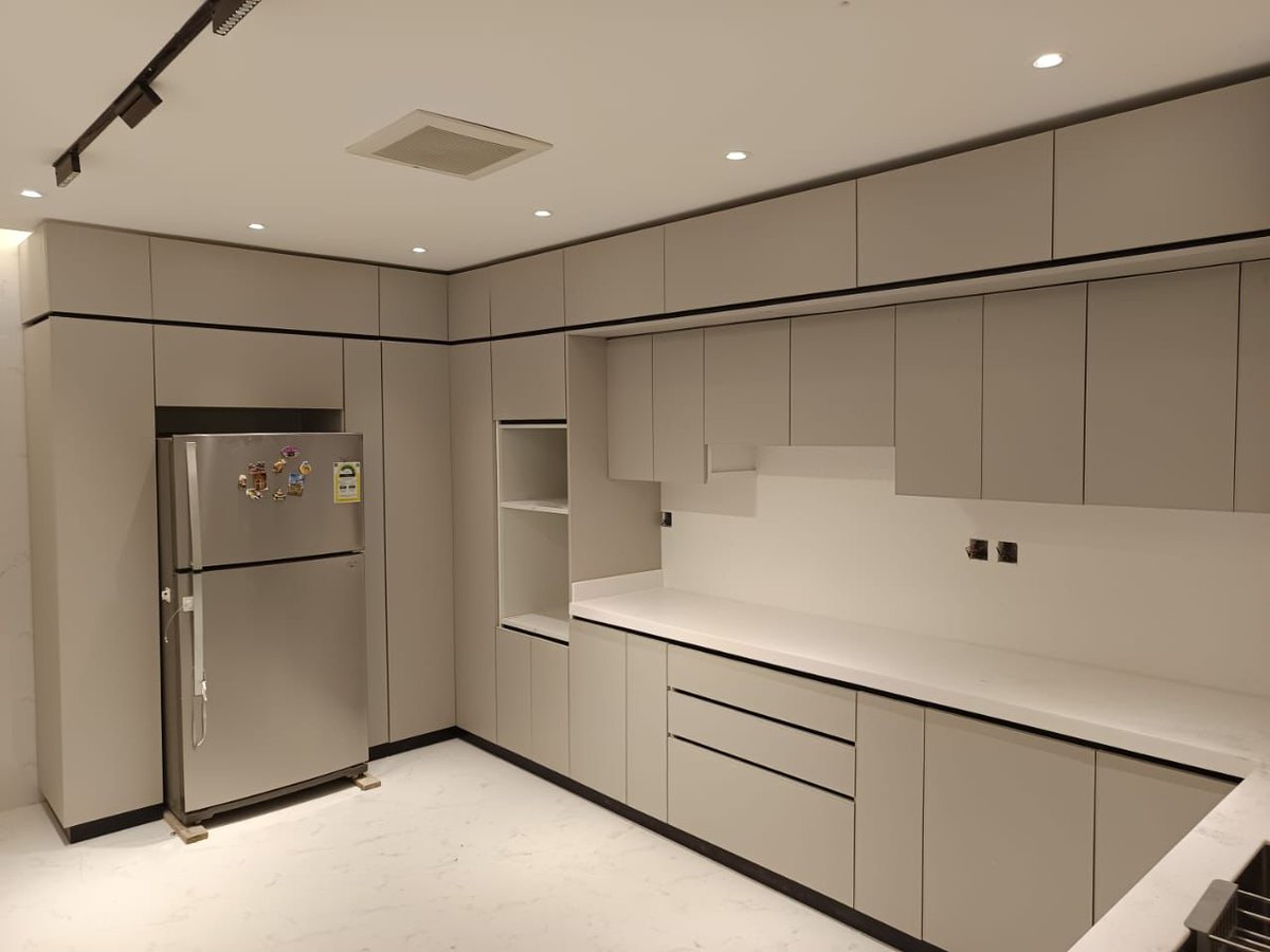 كل ما هوه جديد في عالم الأثاث 
تأسيس منزلي وفندقي 
تفصيل مطابخ علي حسب الطلب 
قطاع خاص  .وقطاع عام 
مطابخ خشب 
توصيل الي جميع أنحاء المملكة 
wa.me/966576204598