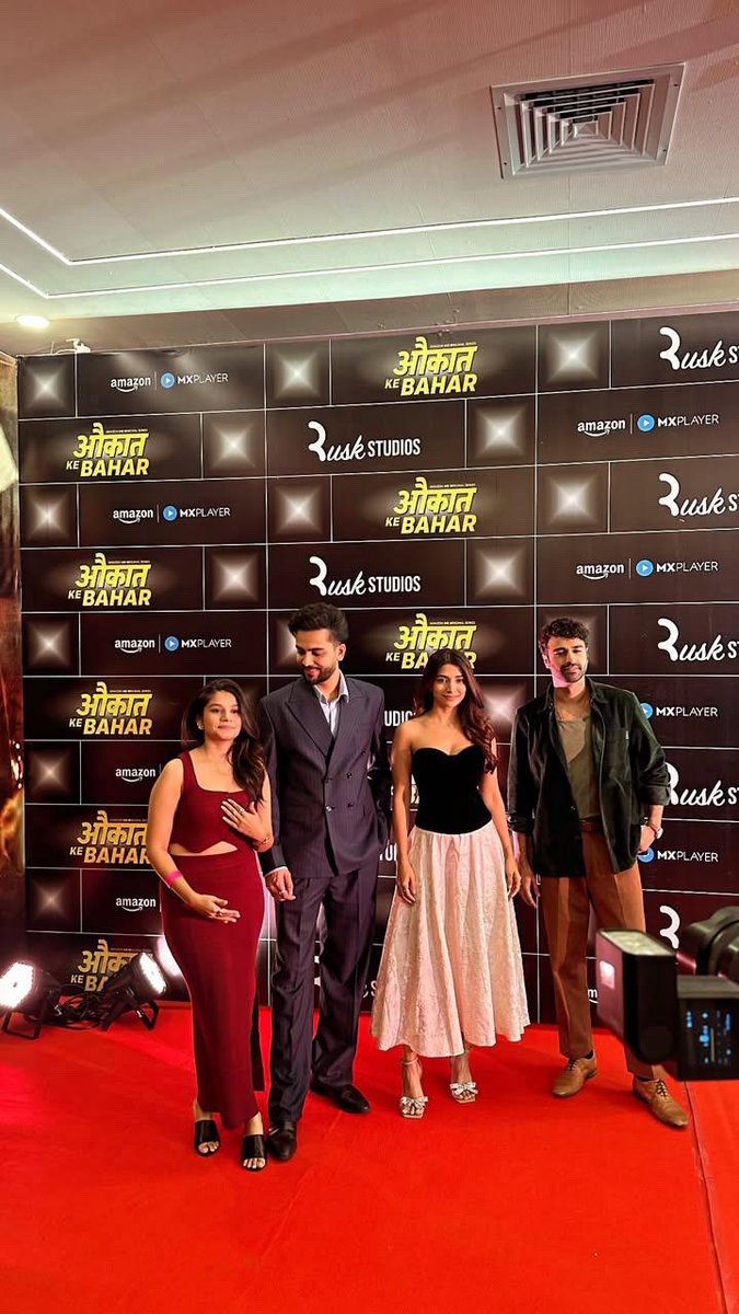 yashsystum's tweet image. Elvish Bhai, Malhaar And Keshav Missing Nikhil ❤️🔥

#ElvishYadav #ElvishArmy