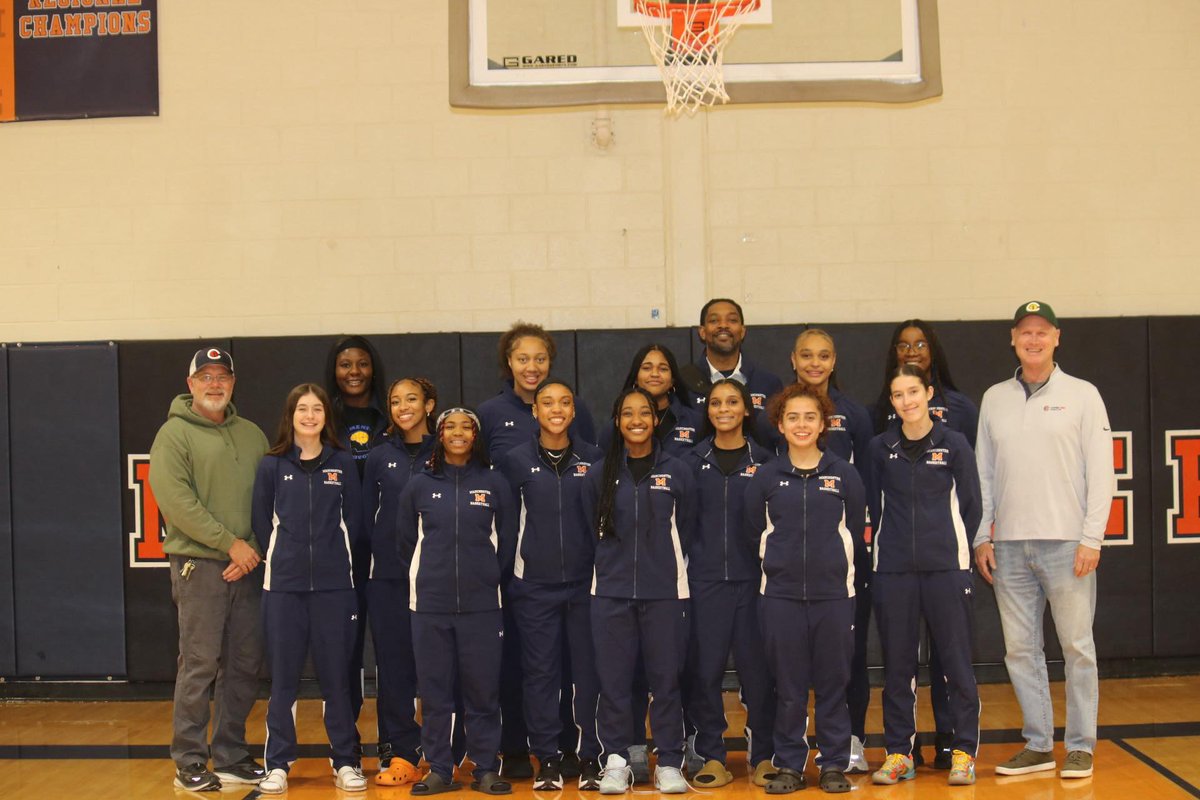 Cover1nonprofit's tweet image. @Cover1nonprofit  Donation Day for the Lady Lancers at Manchester HS. We were thrilled to meet the team and get their reaction to the new warm-ups made possible by our incredible donors. Coach Wright and staff do an amazing job with these ladies with both life and bball skills.