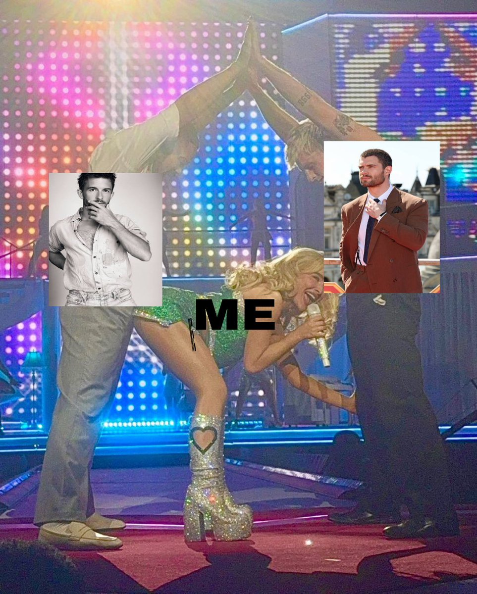 Corenswetcult's tweet image. Christmas came early 🥵🥵