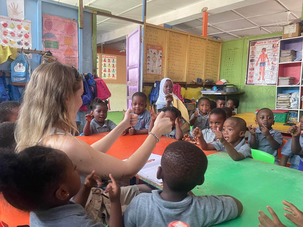 Fafaliorg's tweet photo. 🌟 Jade is back! 🌟
We’re excited to welcome Jade back to the Fafali family. 
After volunteering through the Ghana To The World UG Summer School program, she’s returned from the UK to support our Literacy Project. 📚

#WelcomeJade #Fafali #LiteracyProject #YouthEmpowerment #Ghana https://t.co/ZYDqgX5mpk