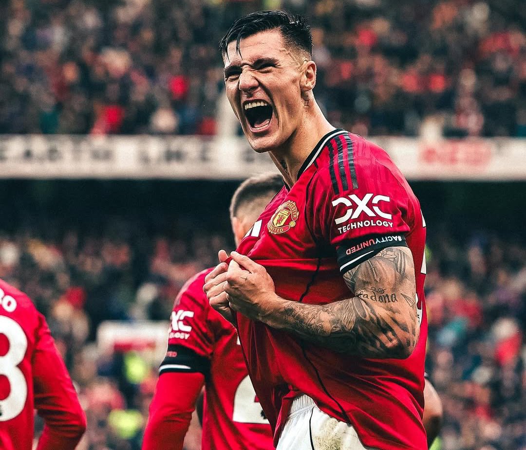 mufcRin's tweet image. 🚨 Cunha expected to be available for #ManUtd vs #WHU
Cunha is in lineUp to return to the starting XI, while Šeško is likely to feature Later.Mount sustained a minor issue in training but it’s not considered serious.Shea Lacey has also been included tomorrow.
#MUFC #WHUMUN 🔴