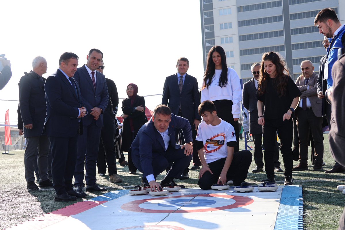 🏅 3 Aralık Dünya Engelliler Günü Spor Etkinlikleri

3 Aralık Dünya Engelliler Günü kapsamında, özel eğitim öğrencilerimiz ve öğretmenlerimizin katılımıyla futbol, voleybol, bisiklet sürme, halat çekme ve körling etkinlikleri düzenlendi. Etkinlikler Atatürk Stadyumu sentetik