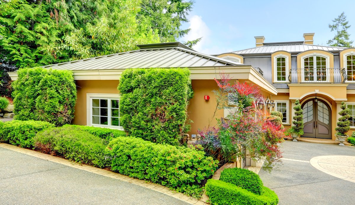 Our metal roofing is a game-changer — the panels lock together for incredible durability, and because the fasteners are completely hidden, you get a clean look that holds up in any weather. It’s a great way to boost your home's value and performance. chicagometalsupply.com/standing-seam-…