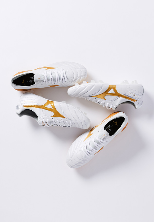 🔗 brnw.ch/21wY3gU

Mizuno macht keine halben Sachen. Die neue „Bright Gold”-Kollektion von Mizuno ist jetzt online bei Pro:Direct Soccer erhältlich, mit neuen Farben für die Morelia Made in Japan-Serie aus Leder.