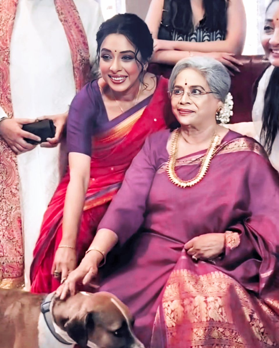 sanjanadixit_17's tweet photo. My RG theee #Anupamaa n Deepa mam the maa of Anupamaa โฅ๏ธ๐งฟโฅ๏ธ
What will be a more beautiful n precious moment than this for me to capture these two legends together ๐ฅฐ
Love n lots of love for uu my precious RG n Deepa mamโค๏ธ
#RupaliGanguly #ITVQueen https://t.co/fSMphnMDBj