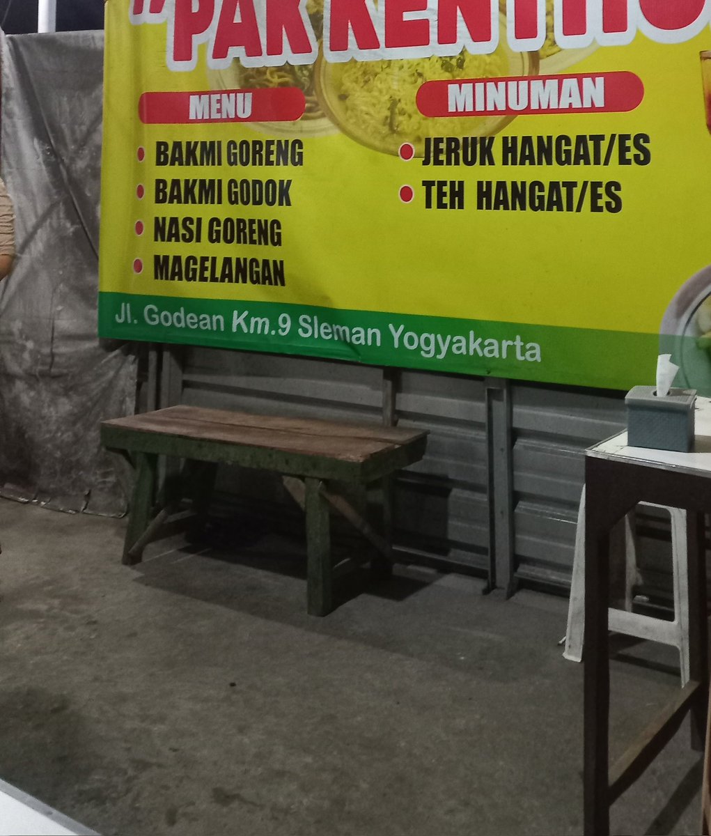 2016Mrsimple's tweet photo. Amplaz ke Godean cuma beli bakmi jawa #gayjogja https://t.co/ER9QNiXnmi