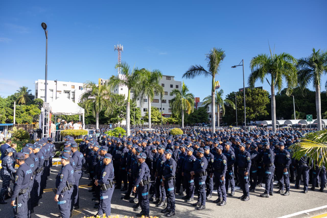 G7QuUooWIAAV5VB?format=jpg&name=large