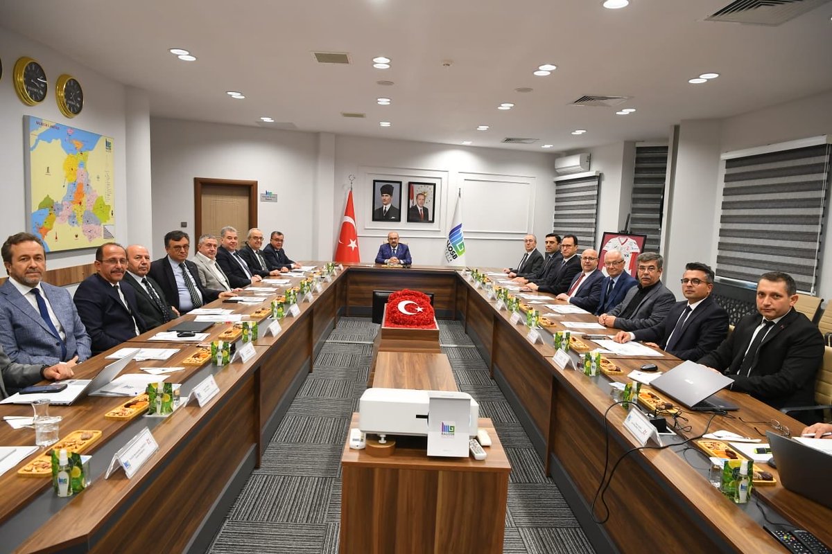 RahmiKula's tweet photo. 🏭Balıkesir Organize Sanayi Bölgesi (BALOSB) Müteşebbis Heyet ve Yönetim Kurulu Toplantısı’nı, Balıkesir Valimiz Sayın İsmail Ustaoğlu başkanlığında gerçekleştirdik.

#BalıkesirTicaretOdası #BalıkesirValiliği #BALOSB #Balıkesir #BalıkesirOrganizeSanayi #Sanayi #RahmiKula https://t.co/cHTrAxyTSM
