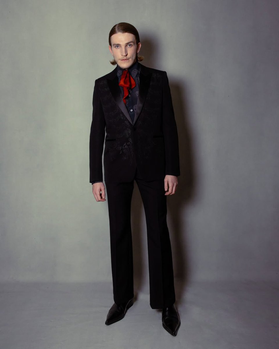 devvstiny's tweet image. that’s a model